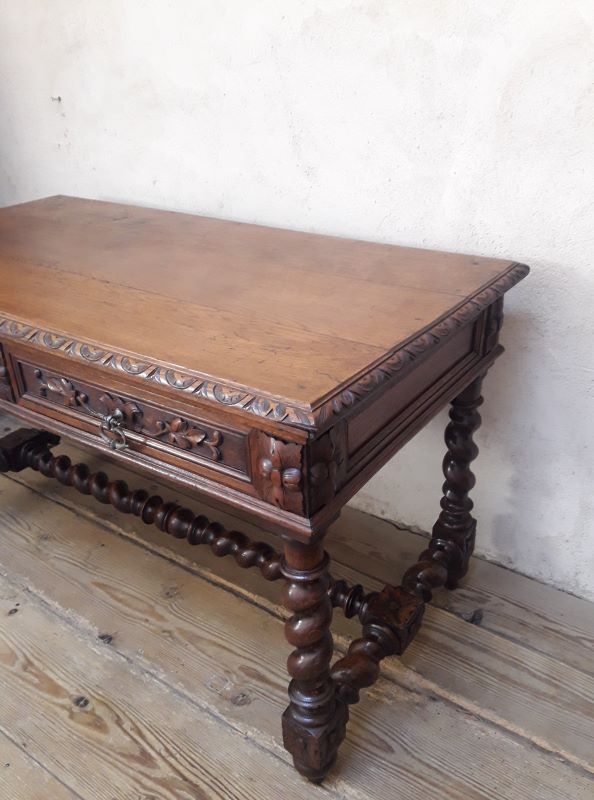 Middle Louis XIII style office