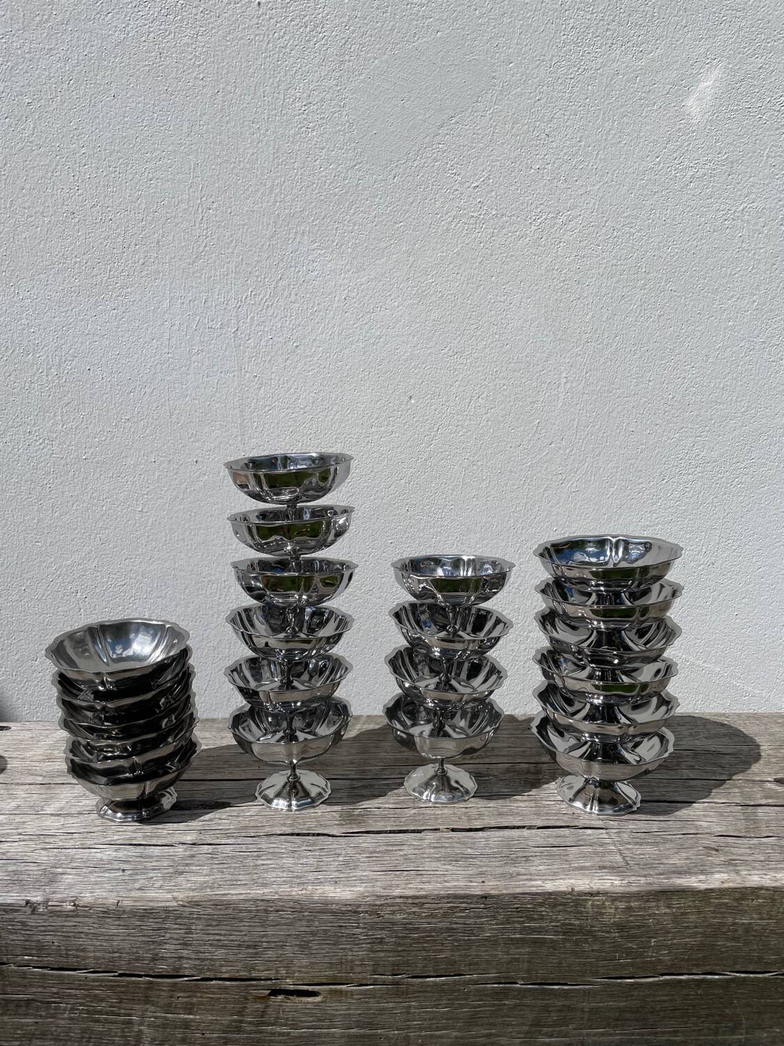 Set of 22 stainless steel cups