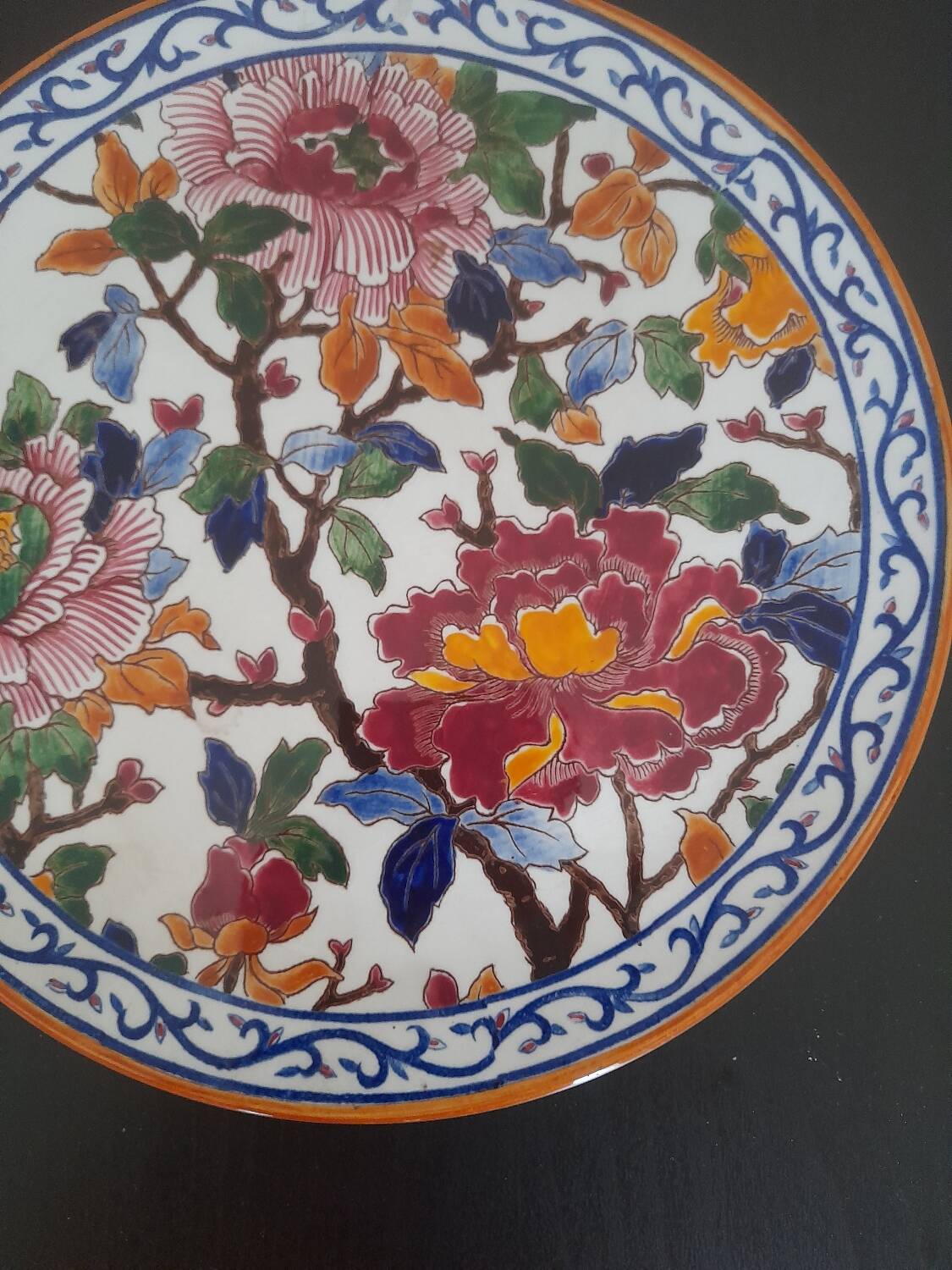 Large plate decorated with Gien peonies
