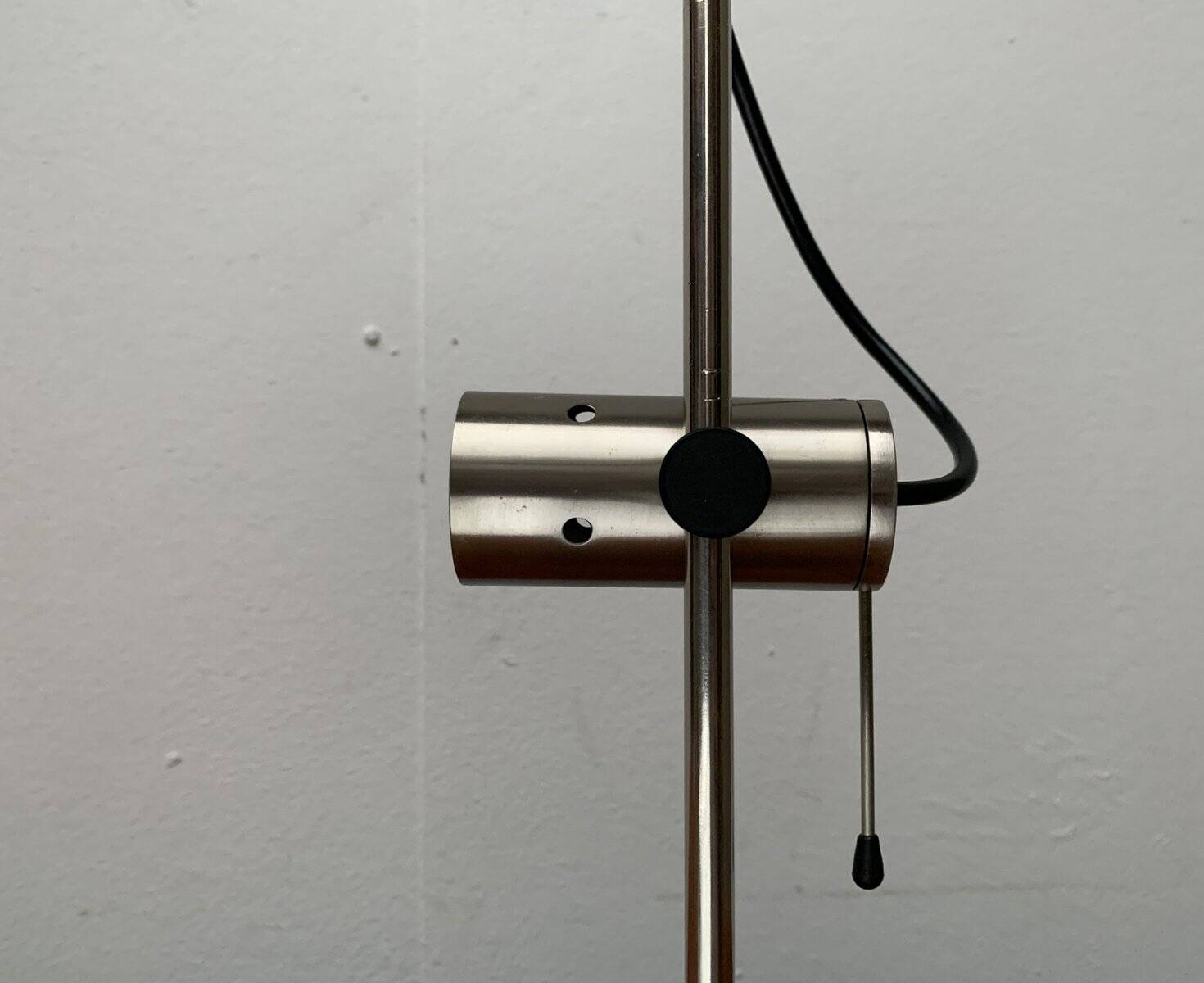 Italian table lamp model 251 by Tito Agnoli for Oluce, 1950s.