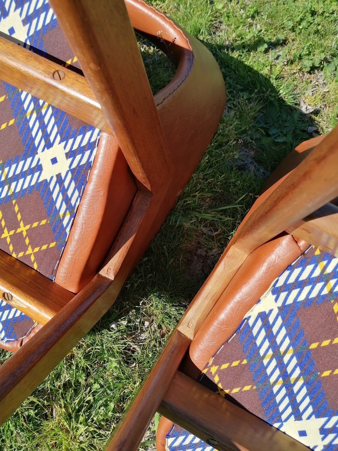 Pair of shell armchairs n°634 by Michel Ducaroy for Roset SNA