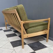 canapé 3 places en tissu vert et bois années 1960