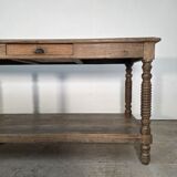 Beautiful 19th-century draper's table in oak with six fluted legs.