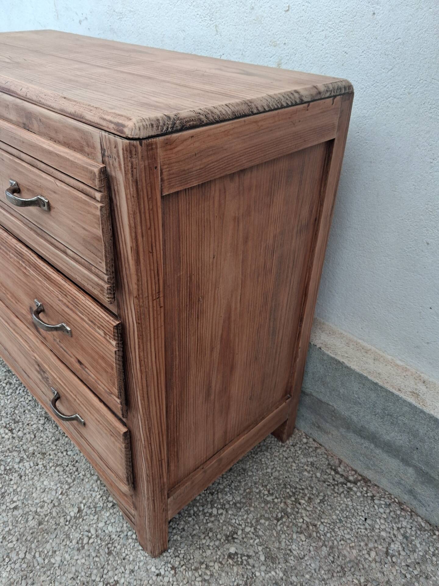 Art Deco chest of drawers
