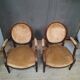 Paire de fauteuil médaillon Louis XVI