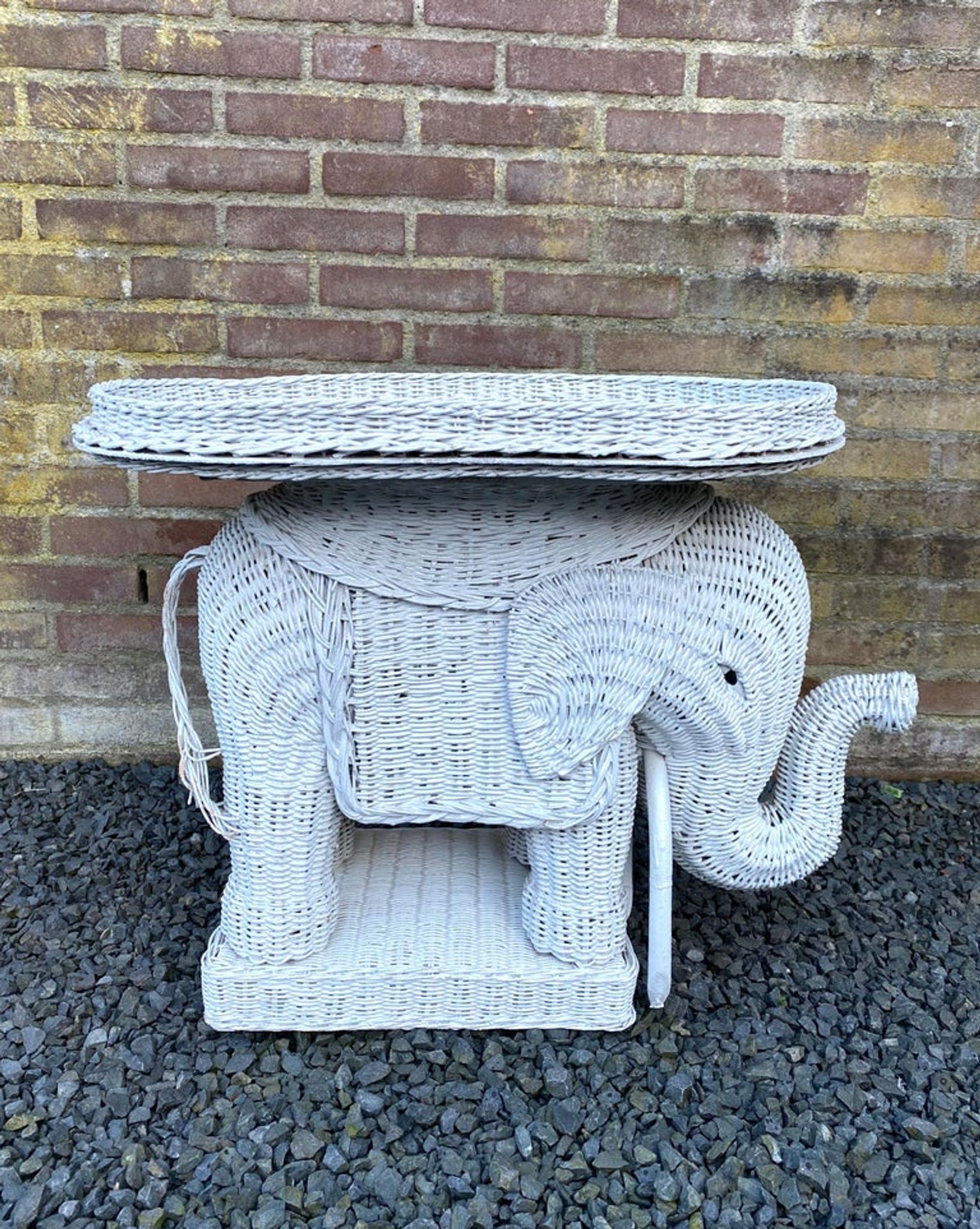 Table d'appoint en osier