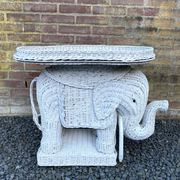 Table d'appoint en osier