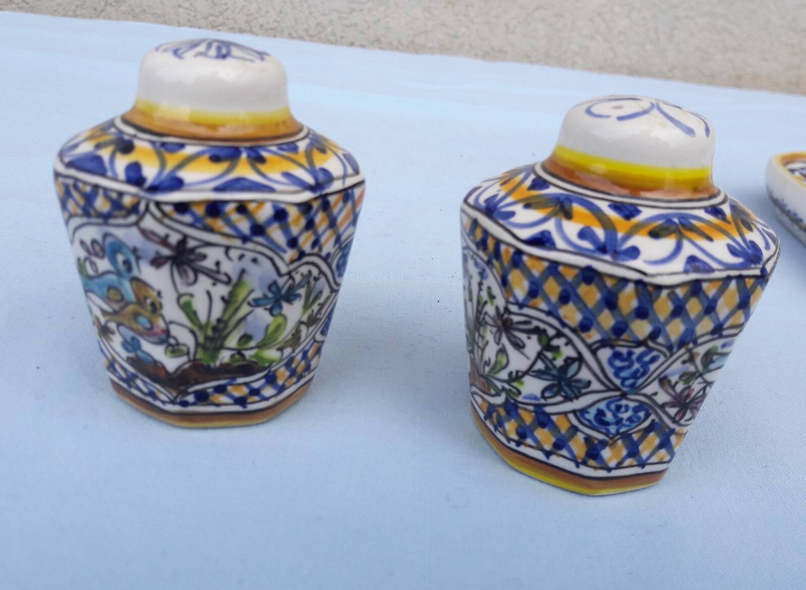 Salt pepper shaker