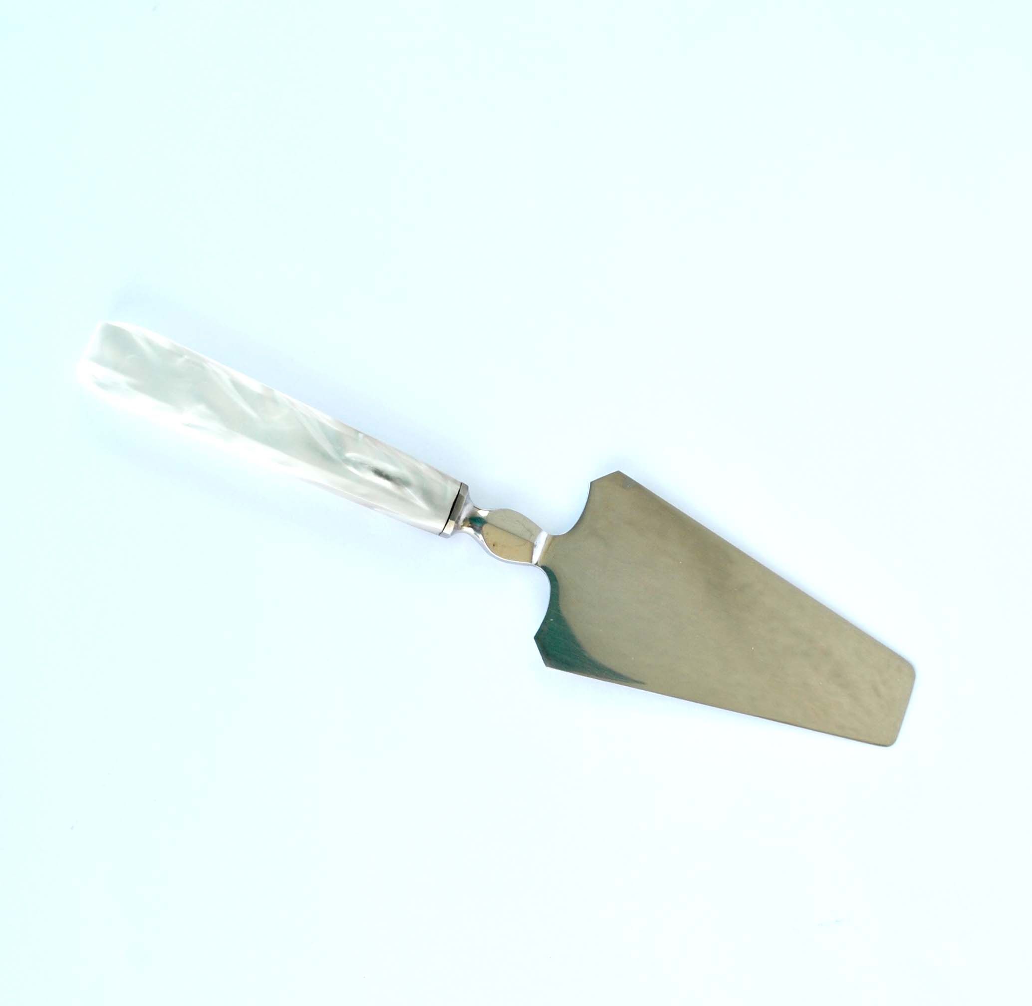 Vintage pie shovel by Streisguth in stainless steel and pearly resin handle