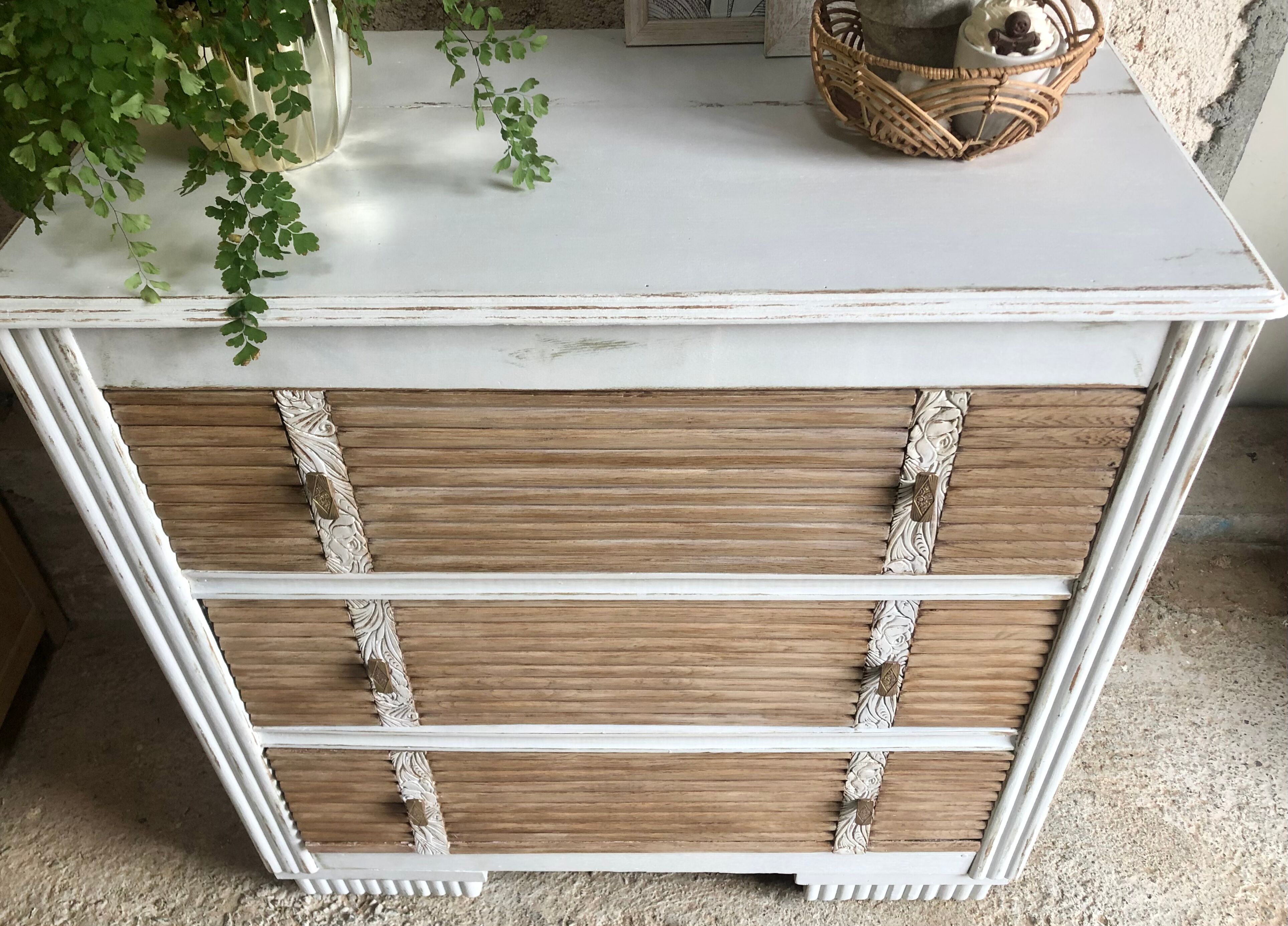 Art deco chest of drawers