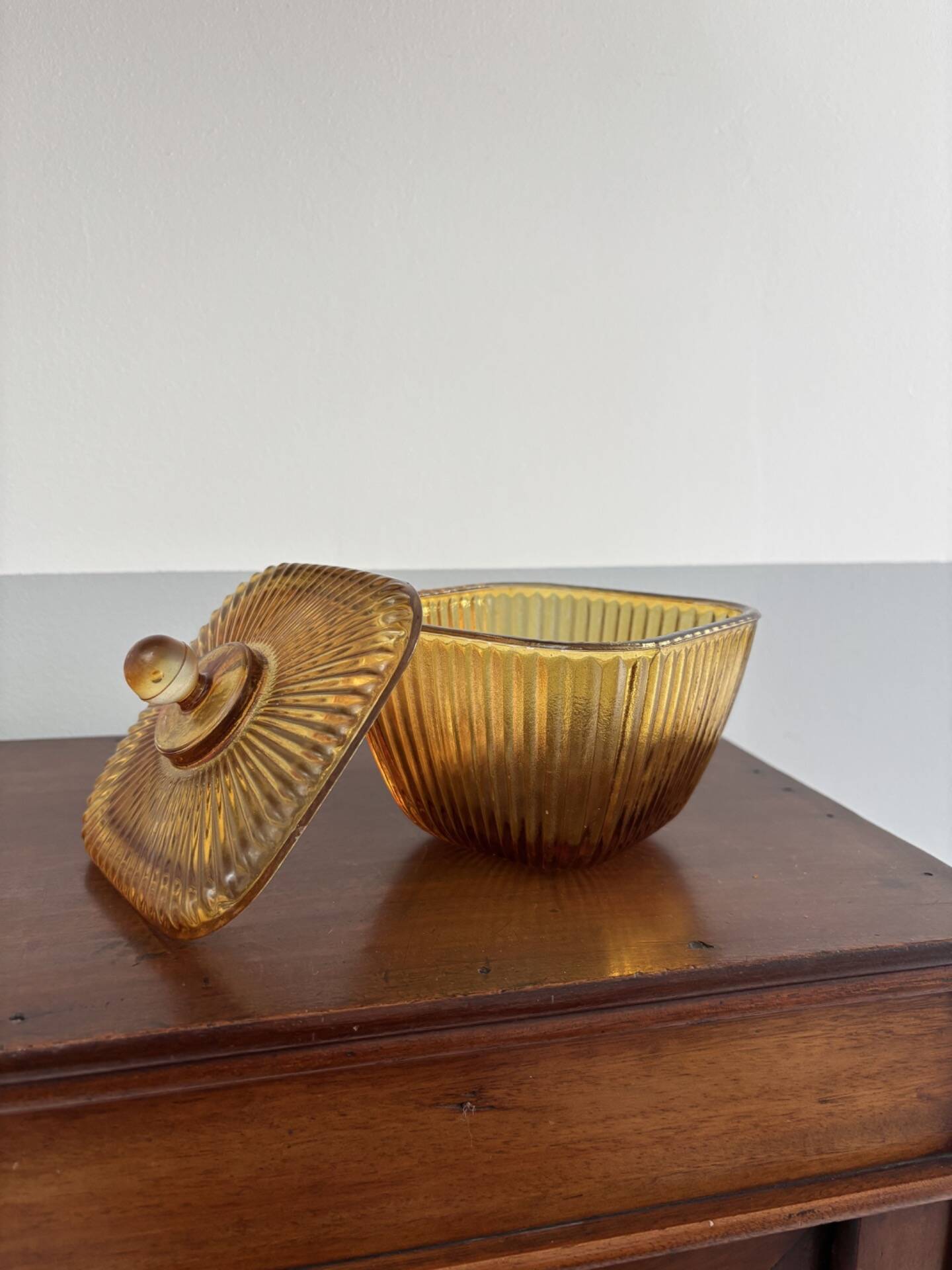 Amber glass bonbonnière