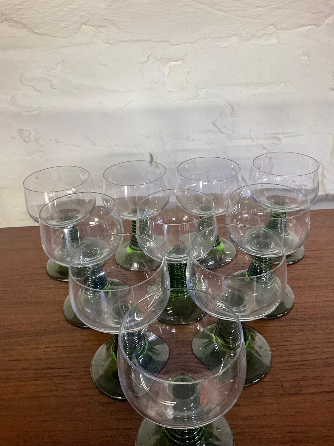 Série de 10 verres à vin vintage
