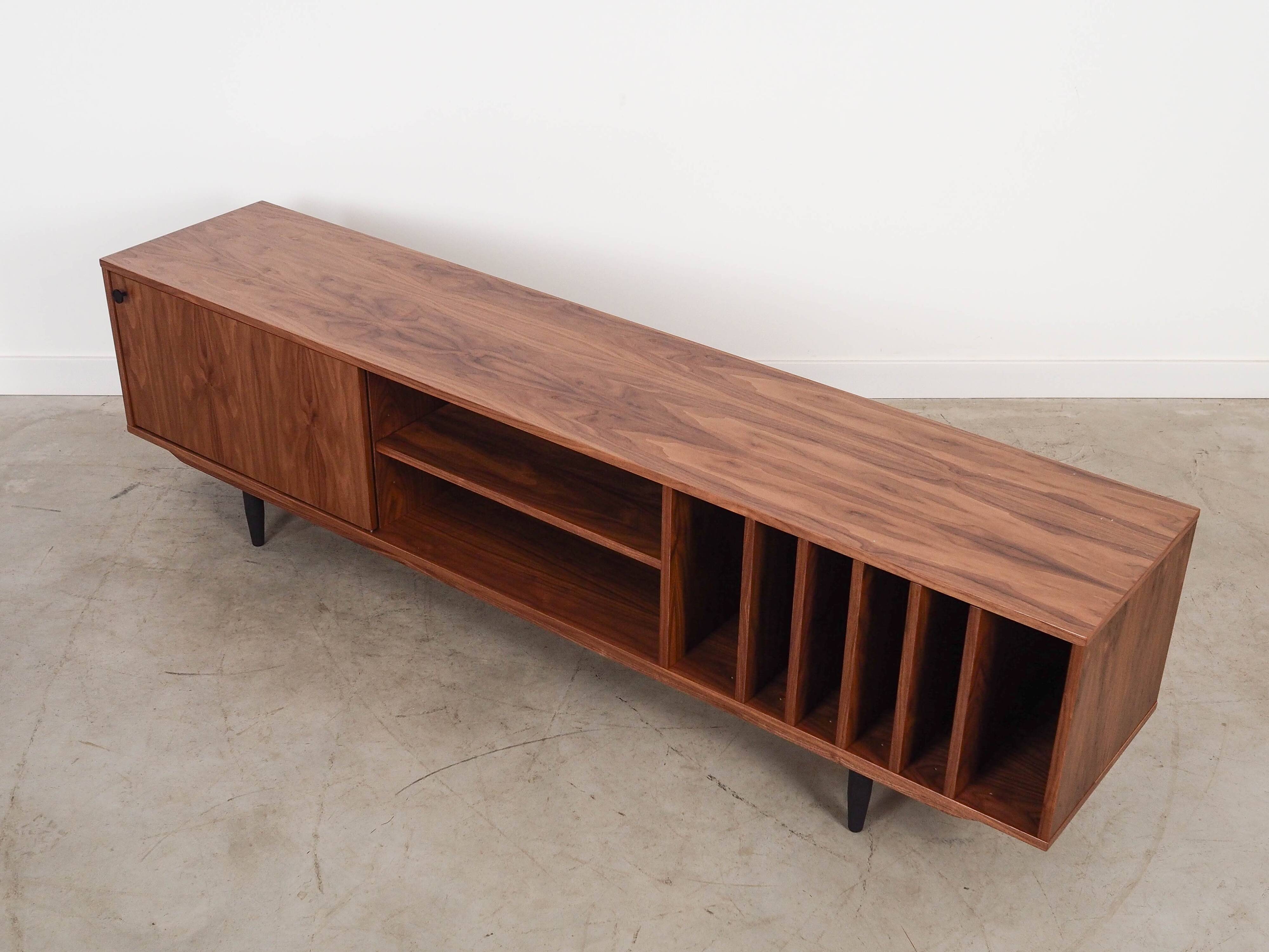 Buffet en noyer, design scandinave