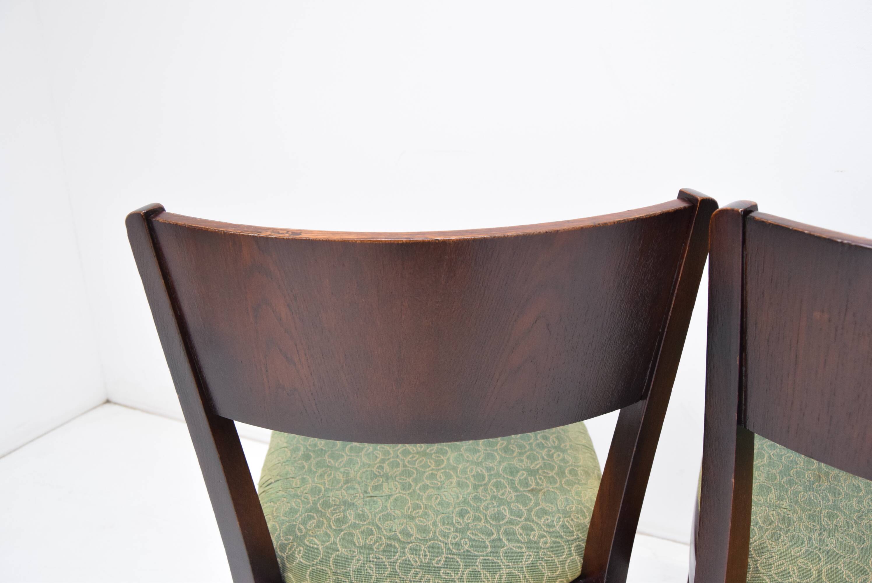 Ensemble de quatre chaises à manger/ Interier Praha, années 1950.