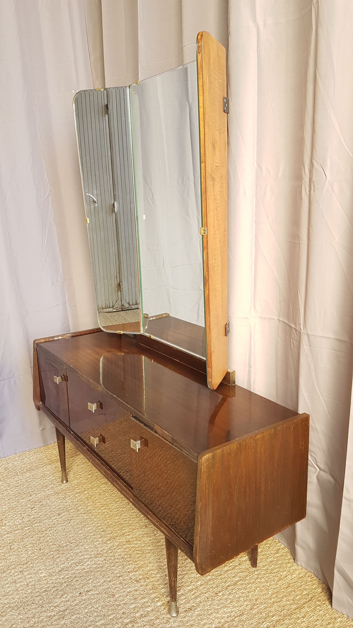 Coiffeuse vintage des années 60