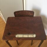 Bureau et chaise d'écolier