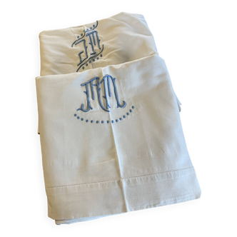Drap ancien brodé monogramme
