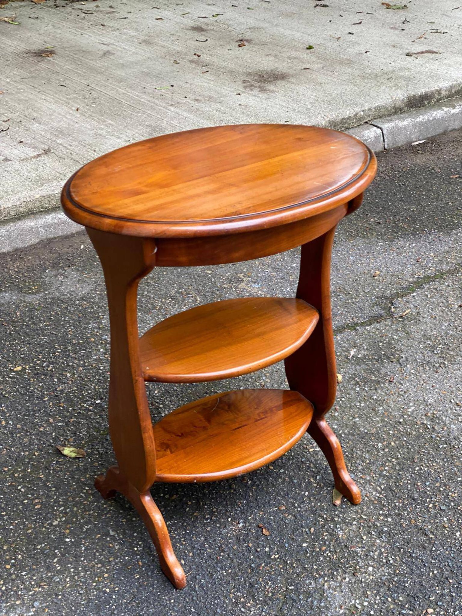 Étagère ovale Louis Philippe en bois massif