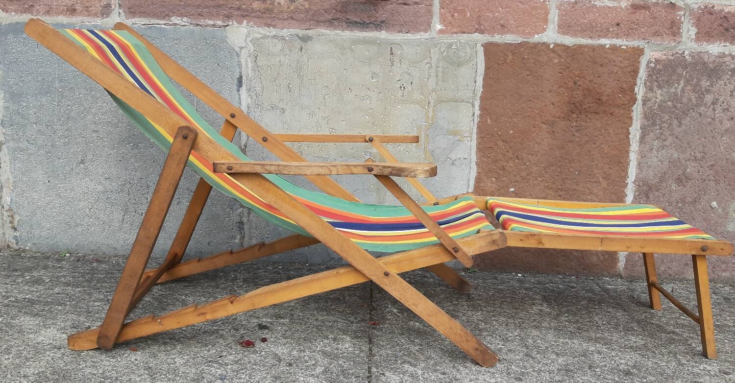 Vintage deckchair, lounge chair or chaise longue