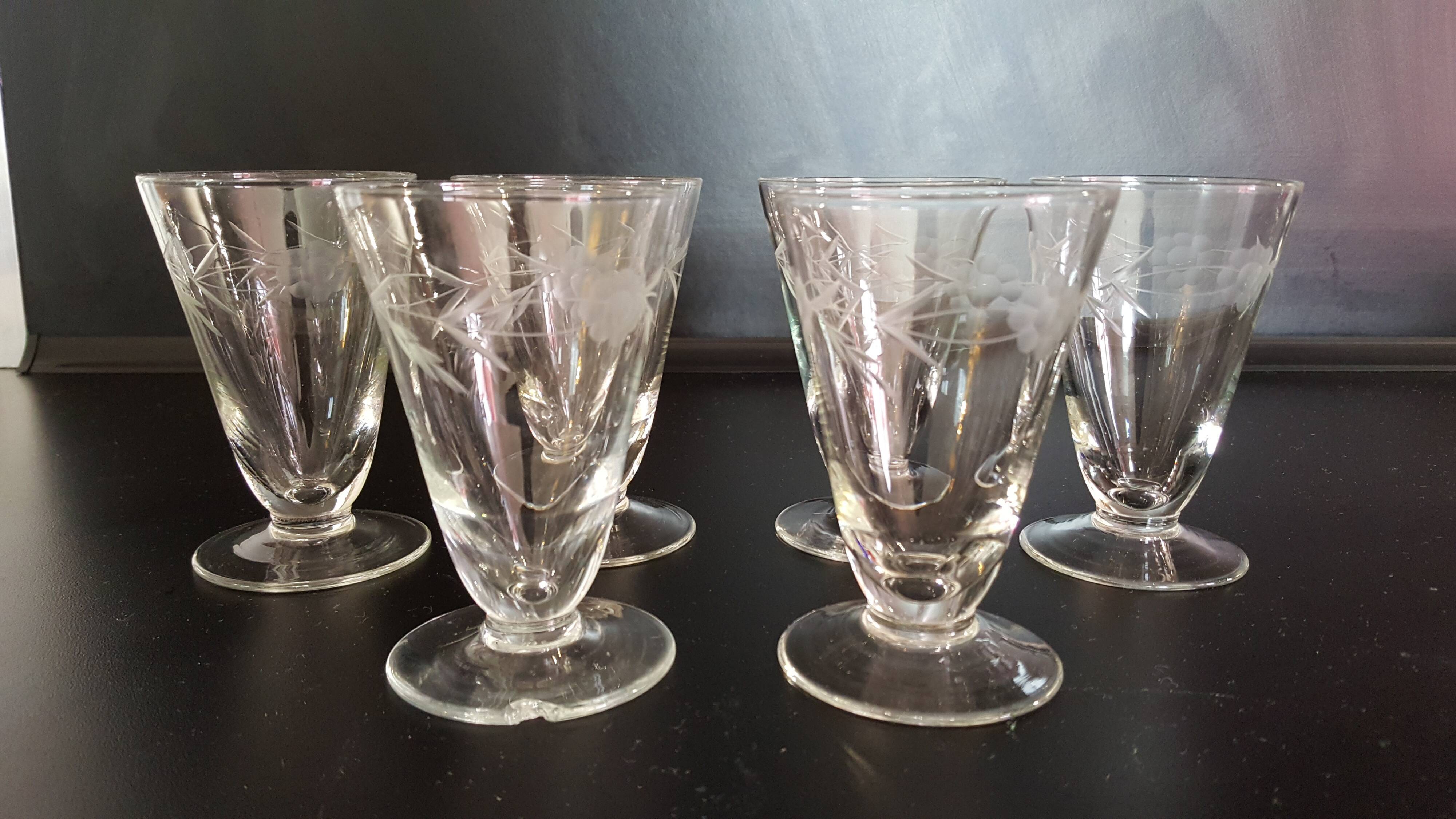 6 Verres ancien  soufflé et ciselé