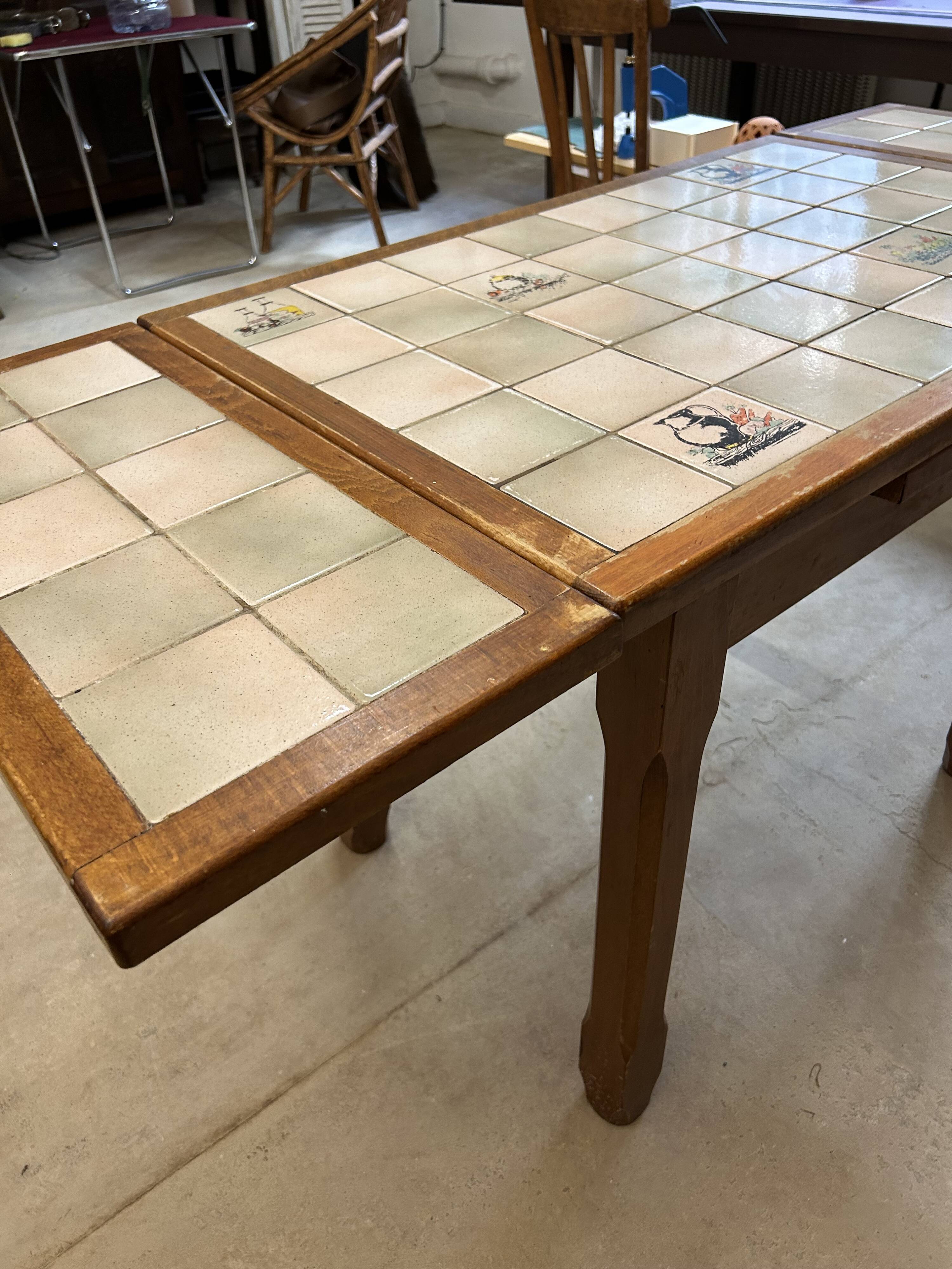 Table extensible en  bois et mosaïque