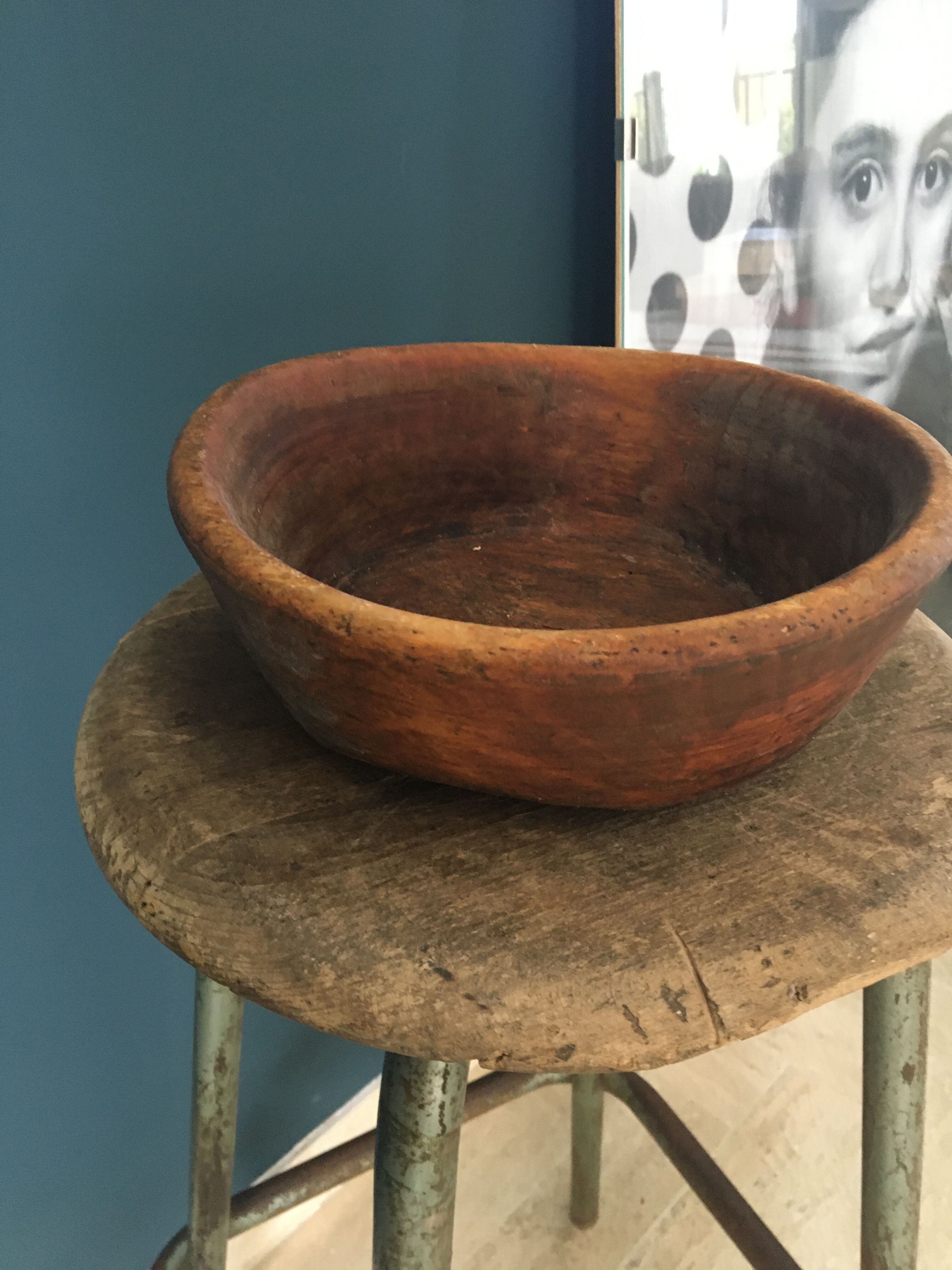 Crafted raw wood jatte