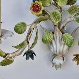 Wall lamp in colored flower sheet metal