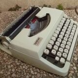 Typewriter Brother model 200