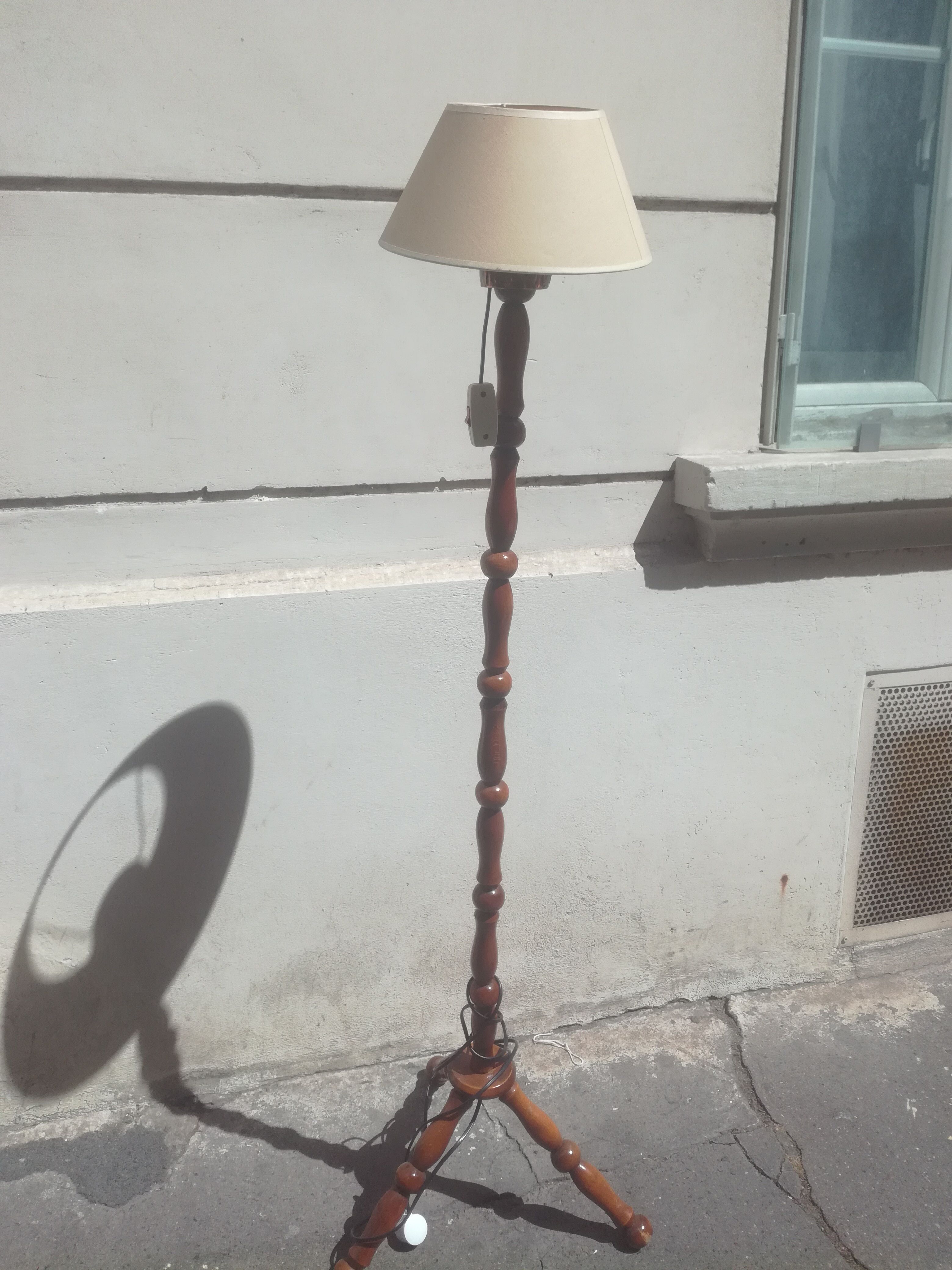Vintage turned wooden lamppost