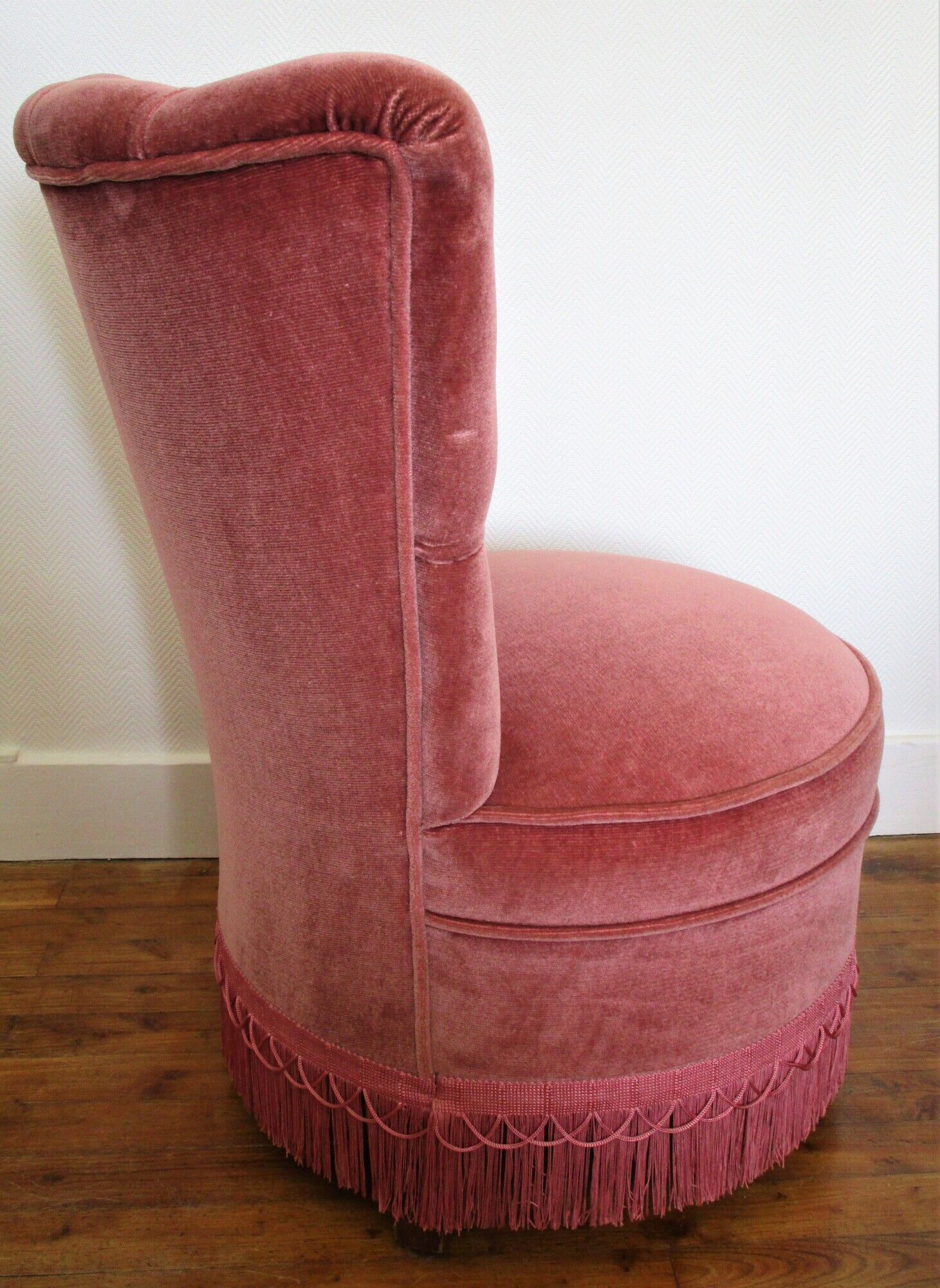 Fauteuil velours rose poudré chauffeuse style napoléon iii vintage