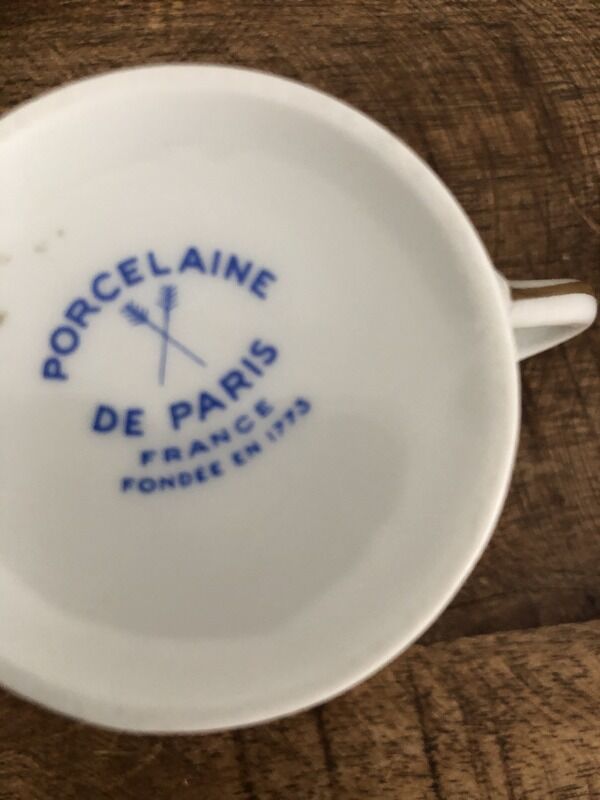 Old coffee cup with saucer / pettie plate