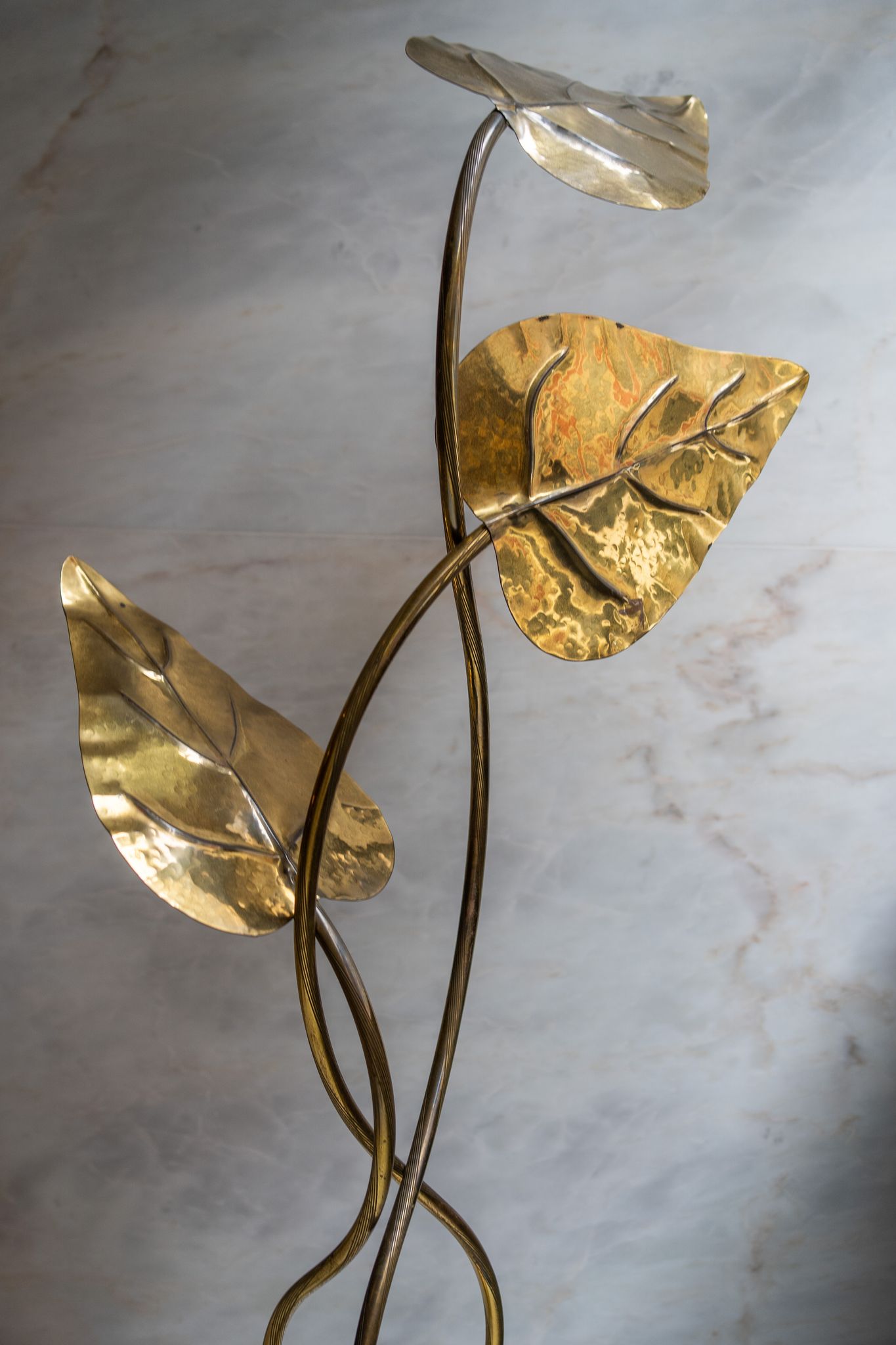 Rhubarb leaf brass floor lamp, Italy, 1970s