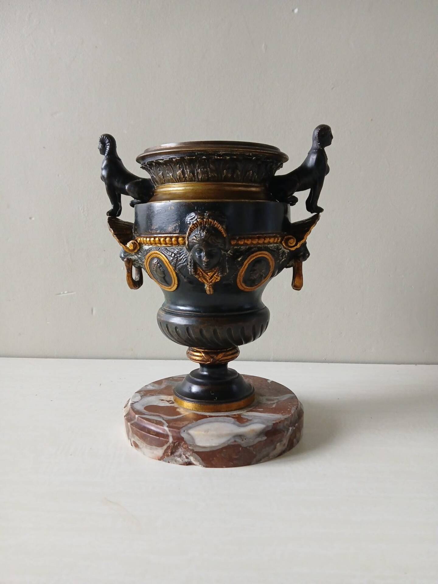 Ancient Médicis vase in gilded bronze with sphinxes – Napoleon III 19th century