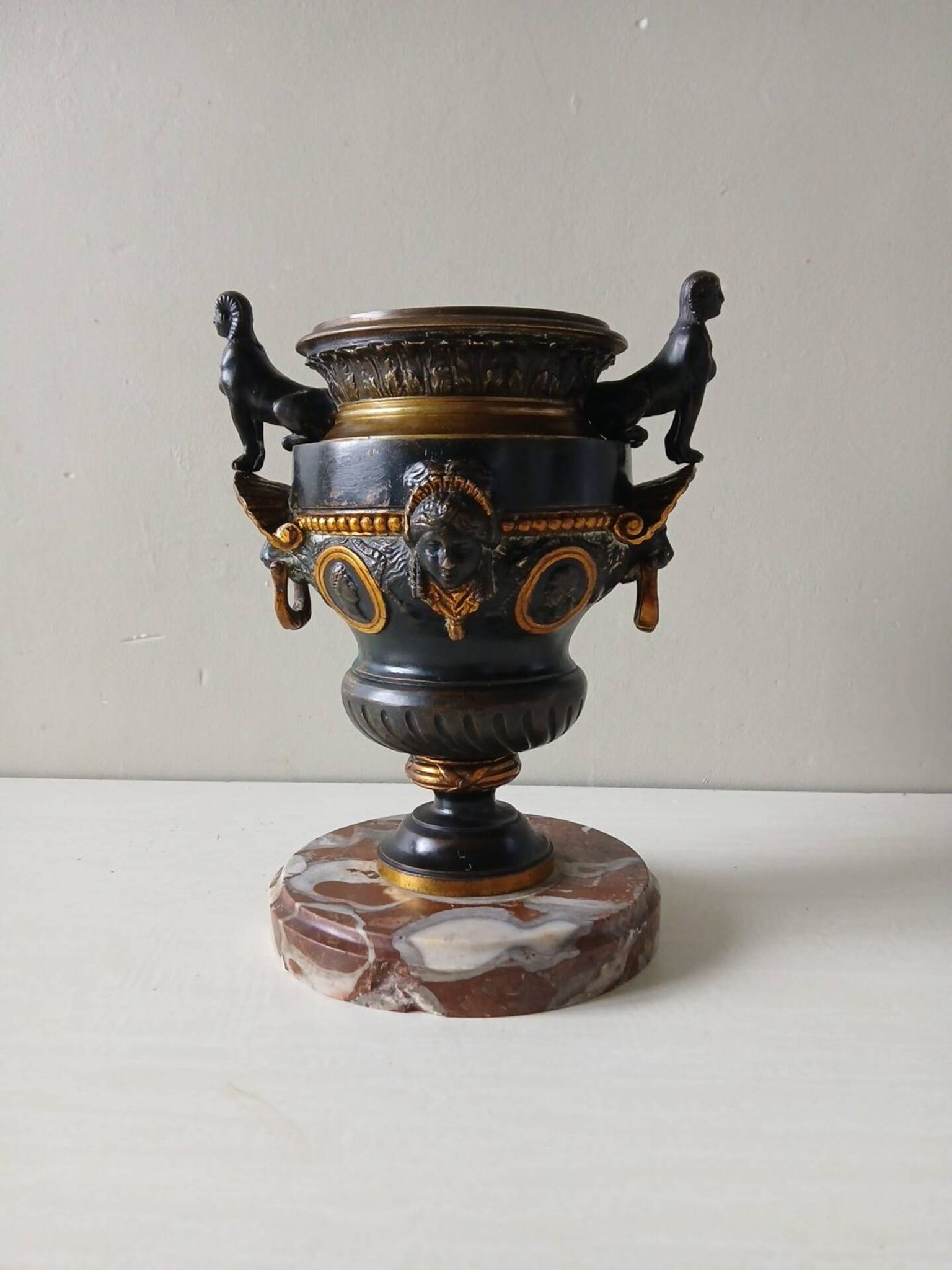 Ancient Médicis vase in gilded bronze with sphinxes – Napoleon III 19th century