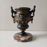 Ancient Médicis vase in gilded bronze with sphinxes – Napoleon III 19th century