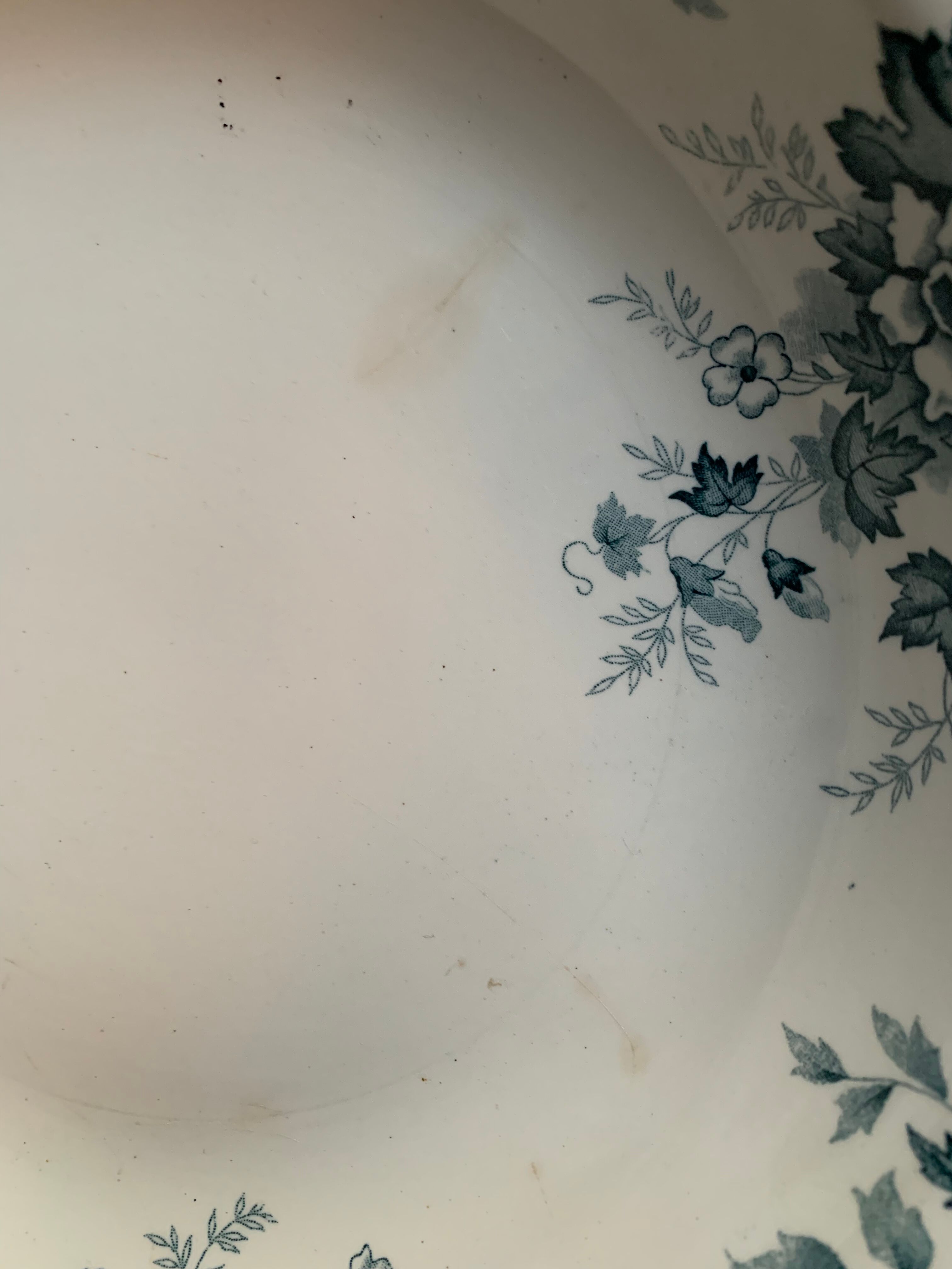 Round dish st Amand and Hamage "Marie-Louise"