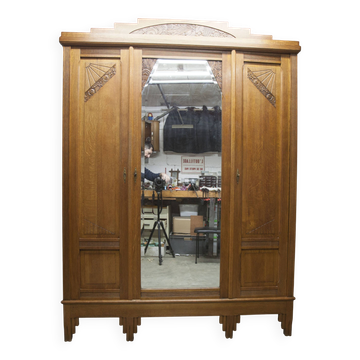 Art Deco oak sculpted wardrobe - Flemish workshop circa 1930
