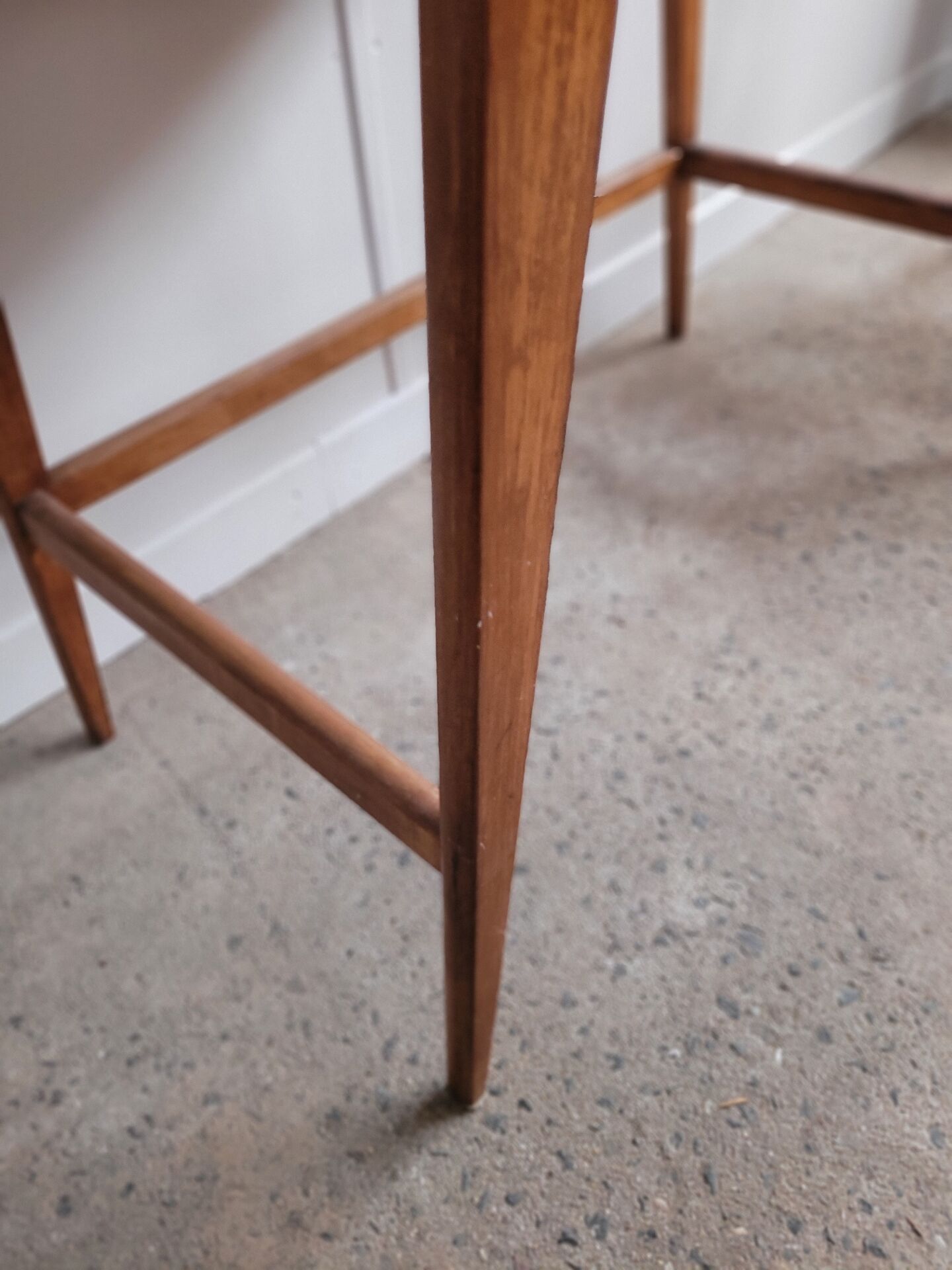 Bureau vintage pieds compas
