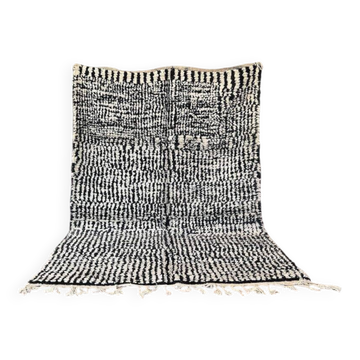 Tapis Beni Ouraine - tapis blanc et noir - sur commande 170/270 cm