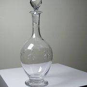 Antique crystal decanter from Nancy, engraved, circa 1920-1930.
