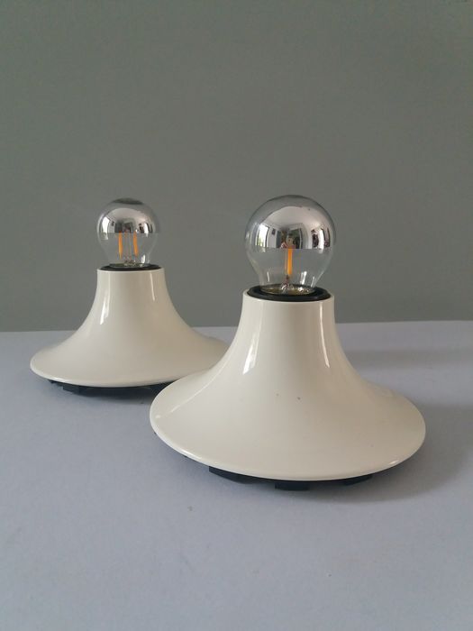 Pair of wall lights "Teti" by Vico Magistretti for Artemide