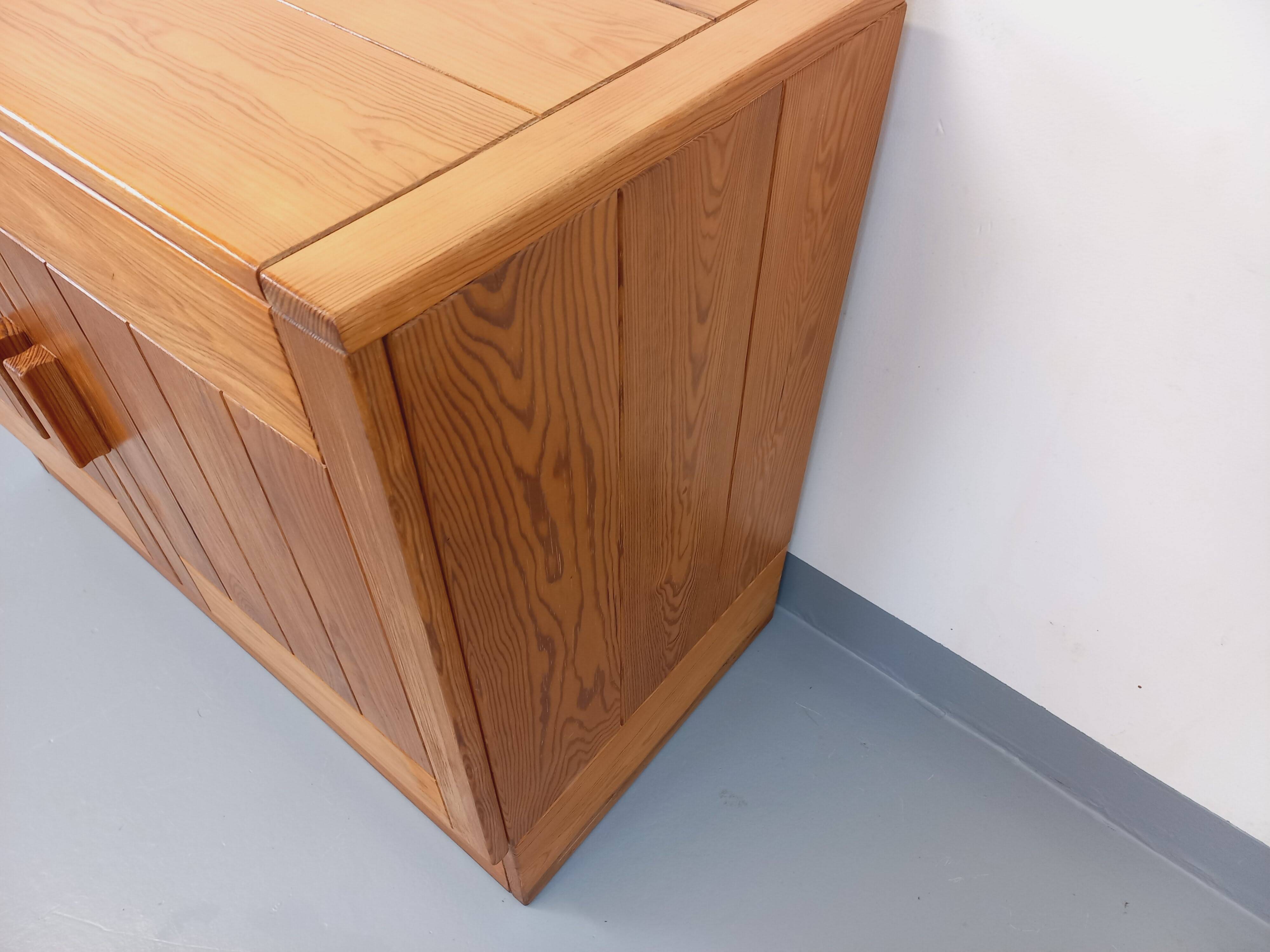 Charlotte Perriand style Les Arcs vintage pine storage unit from the 60s and 70s