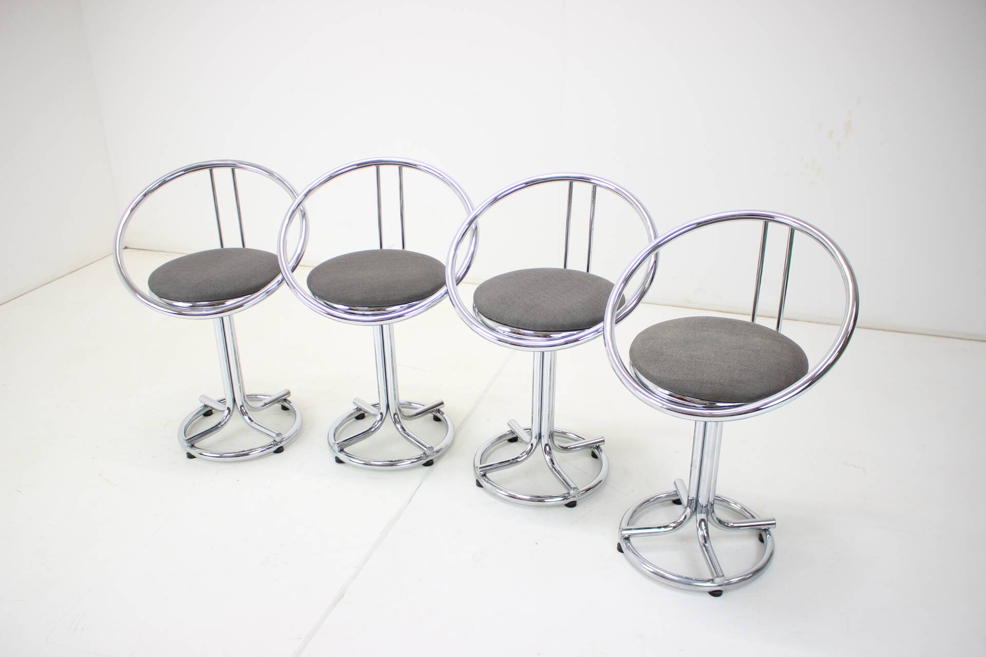 Pair of midcentury bar stools, italy 1970s