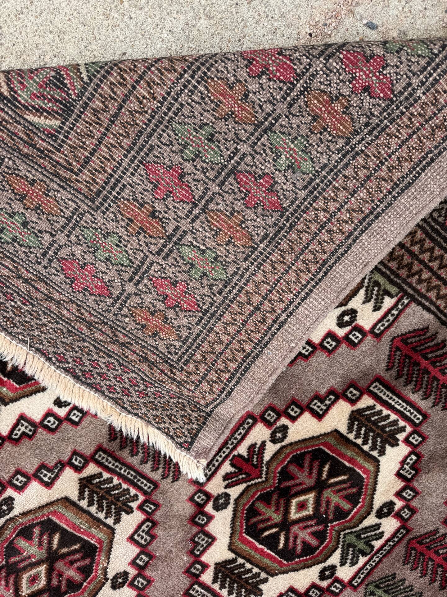 Large antique Bukhara carpet (300X375cm)