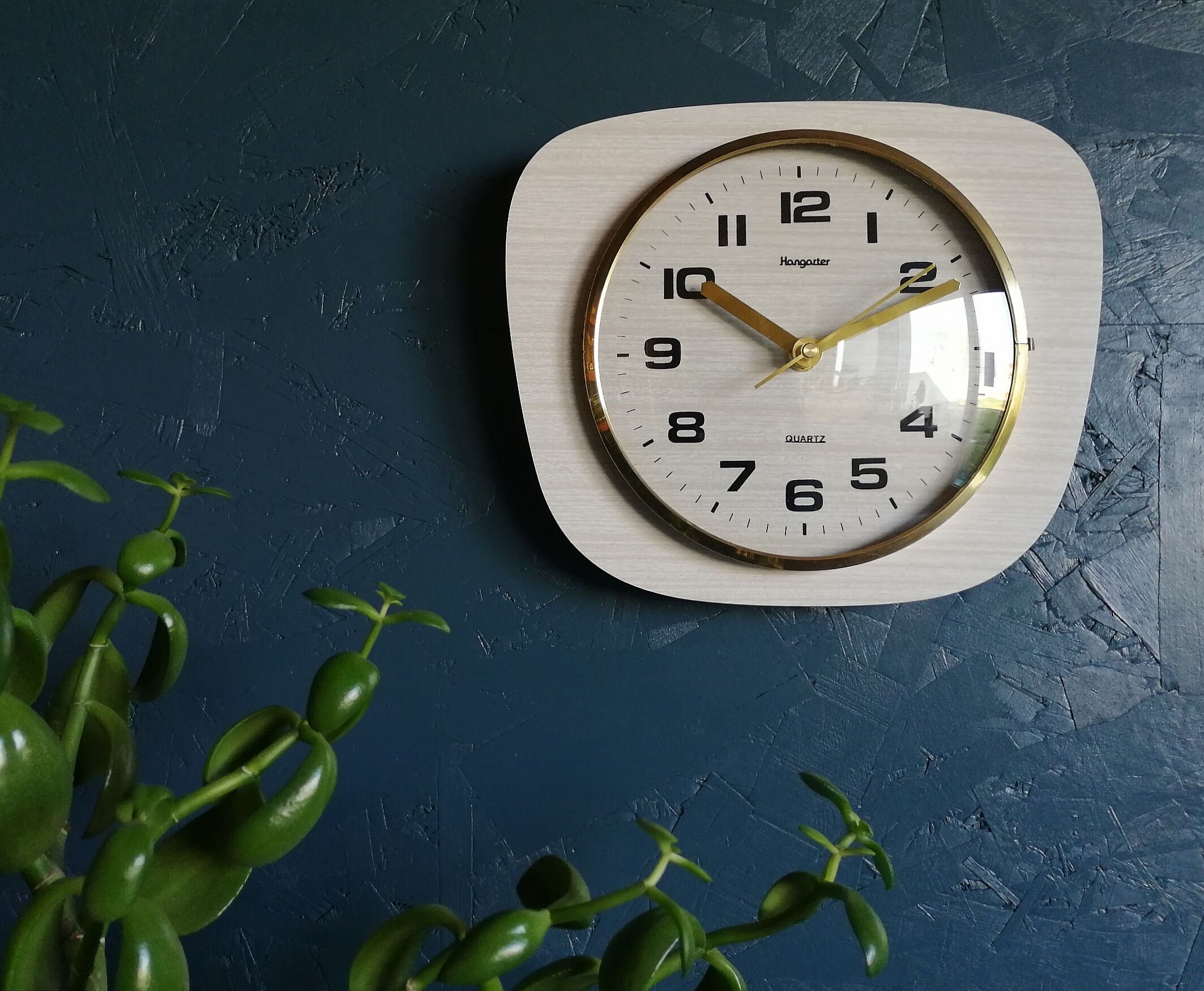 Vintage formica clock silent wall clock "Hangarter wood gray beige"