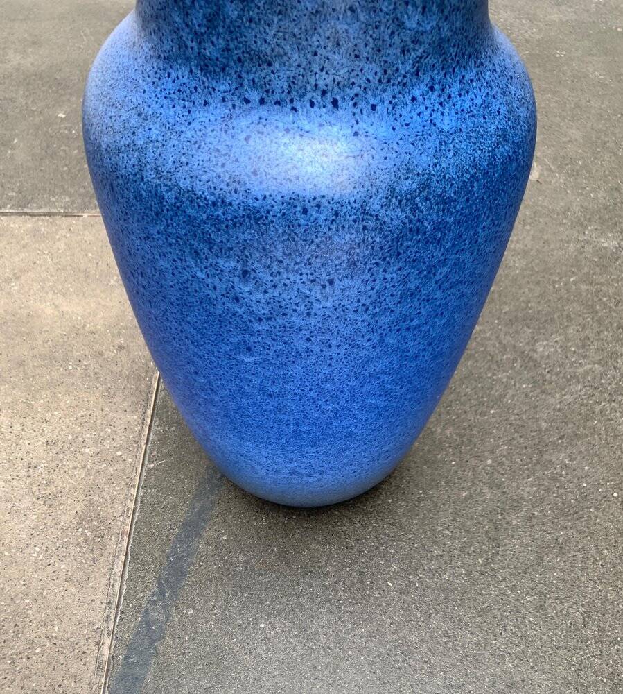 Large blue vase on a German workshop stand from the mid-20th century by Bückeburg Keramik, 1960s.