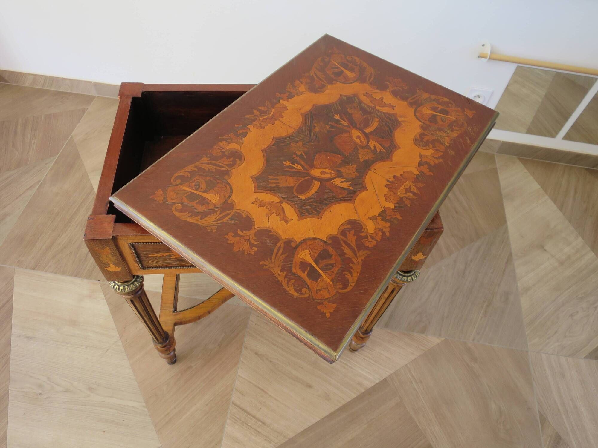 Rare - portfolio game table in marquetry and decorative bronze - Louis XVI style - Early 1900