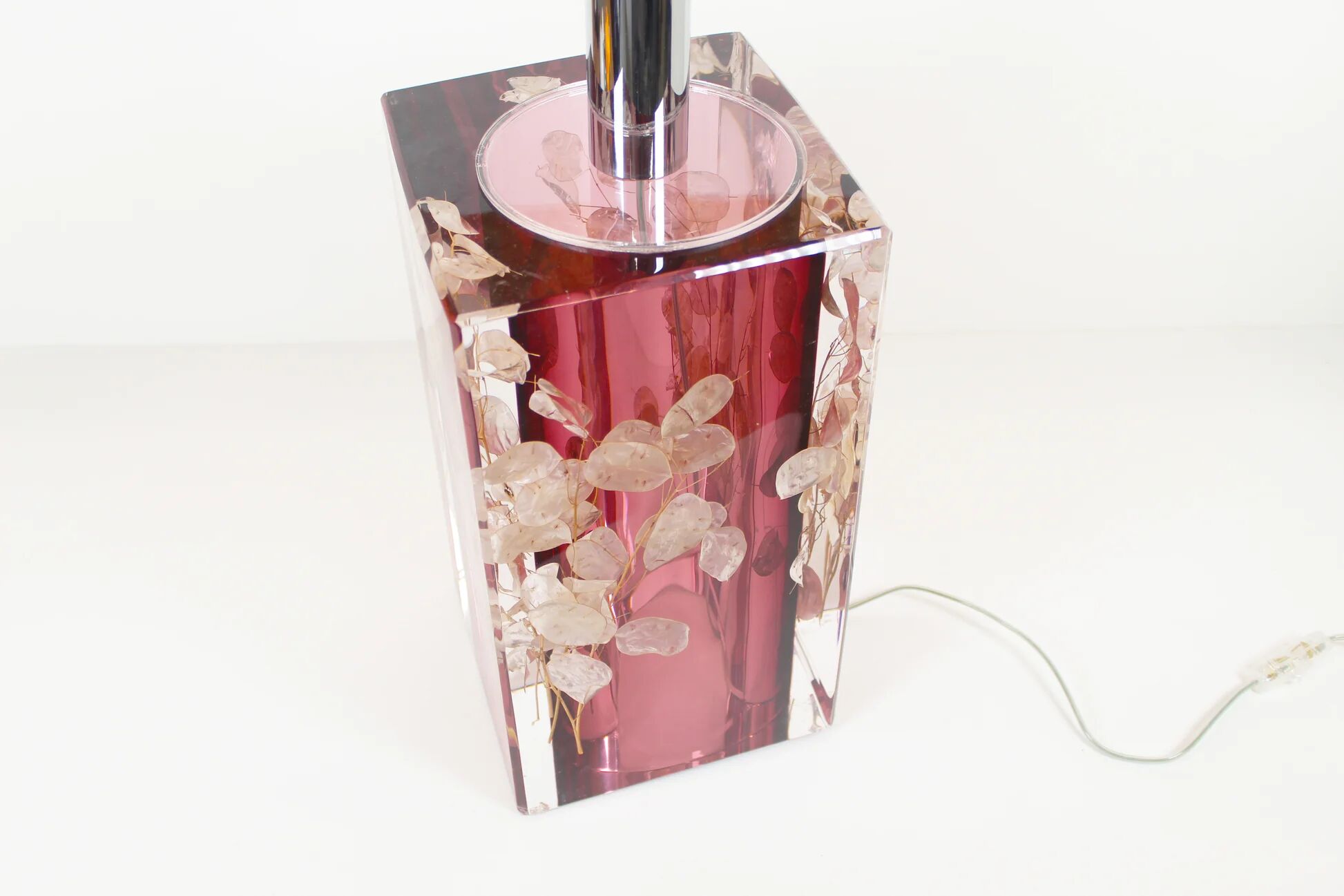 Large Italian lucite table lamp with flowers by Romeo Rega