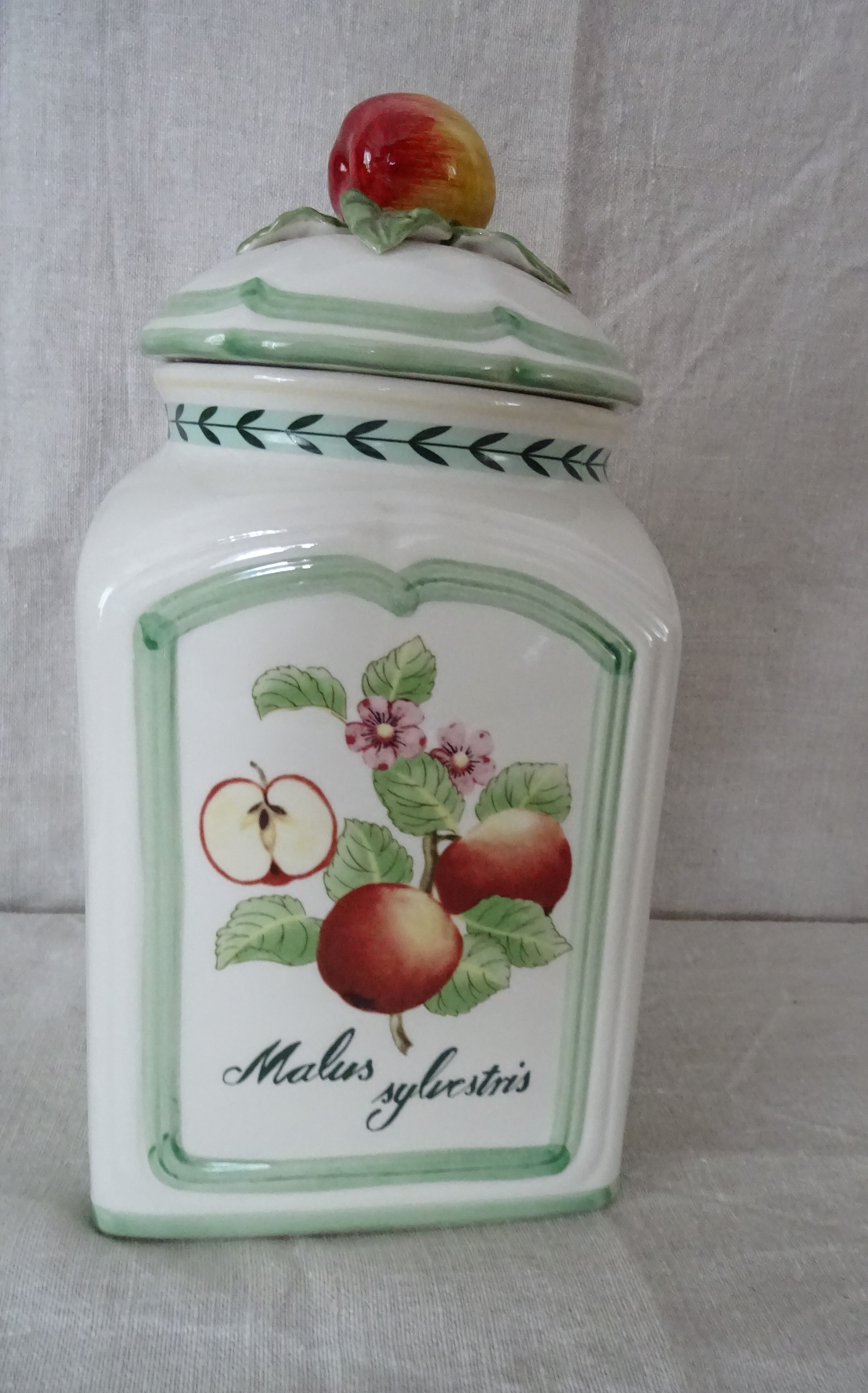 Pot jar Villeroy and Boch porcelain French Garden Charm malus sylvestris apple decoration