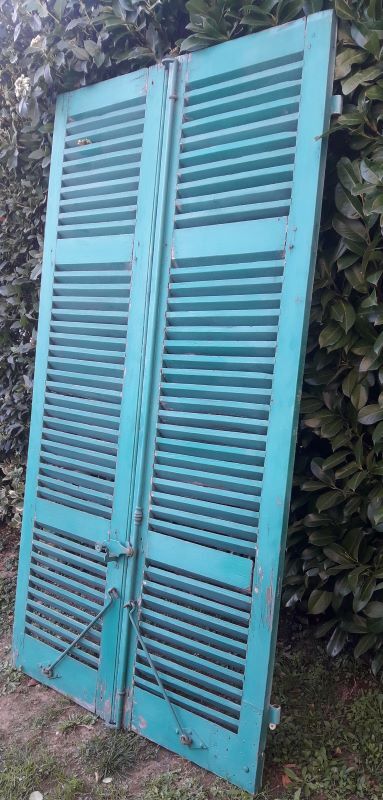 Pair of louvered shutters H220xW120cm
